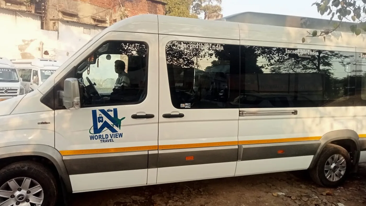 Force Urbania — 17 Seater for hire in Varanasi